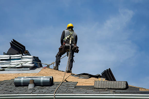 Professional Gutter Installation technician working in Rohrersville, MD